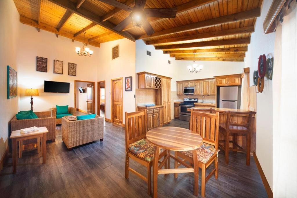 Mr. Tucan Hotel West End Εξωτερικό φωτογραφία